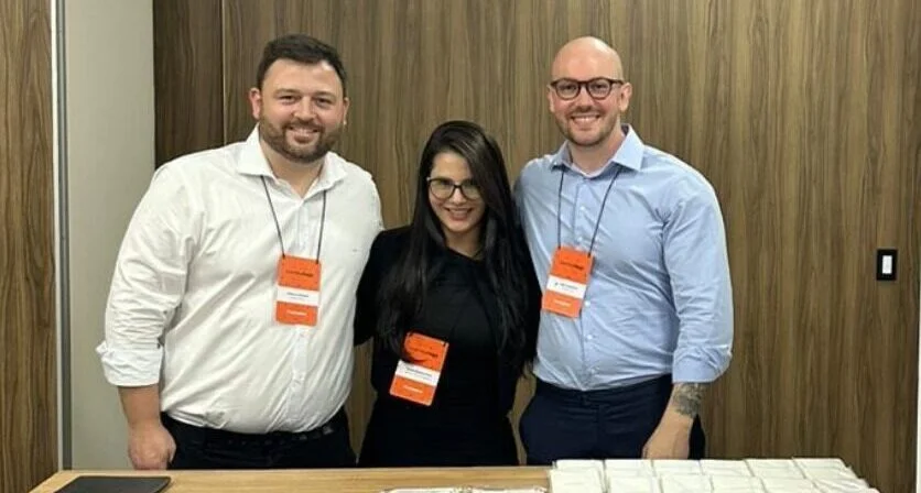 Foto Simões Pires e seu líder de Comércio Exterior participam do evento Comex Hoje.